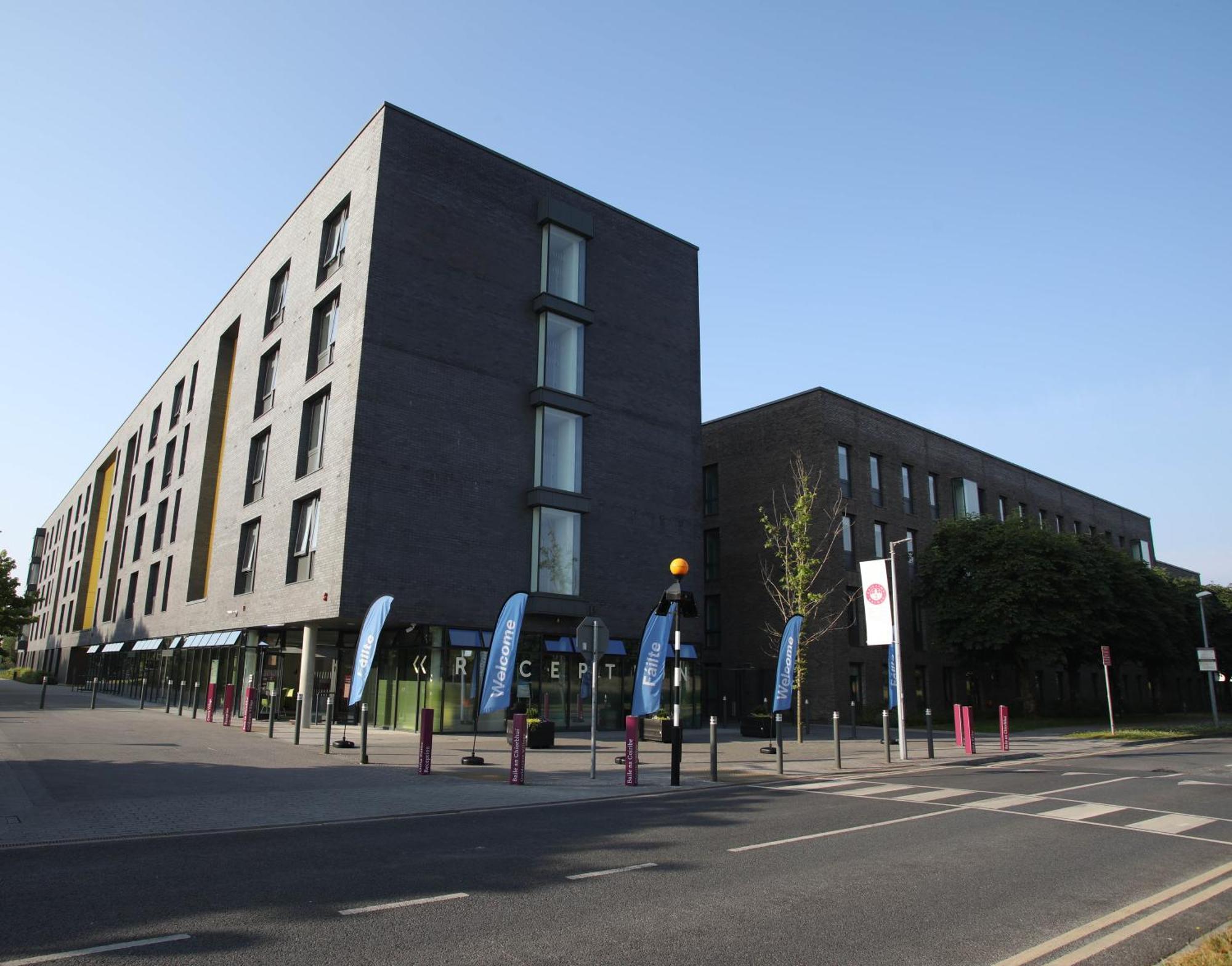 Goldcrest Village Rooms University Of Galway Bagian luar foto